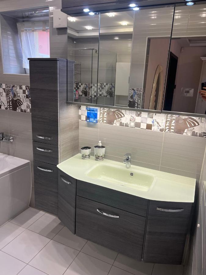 Star Street Home Mosonmagyaróvár Екстериор снимка