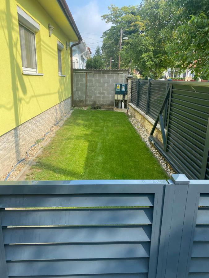 Star Street Home Mosonmagyaróvár Екстериор снимка