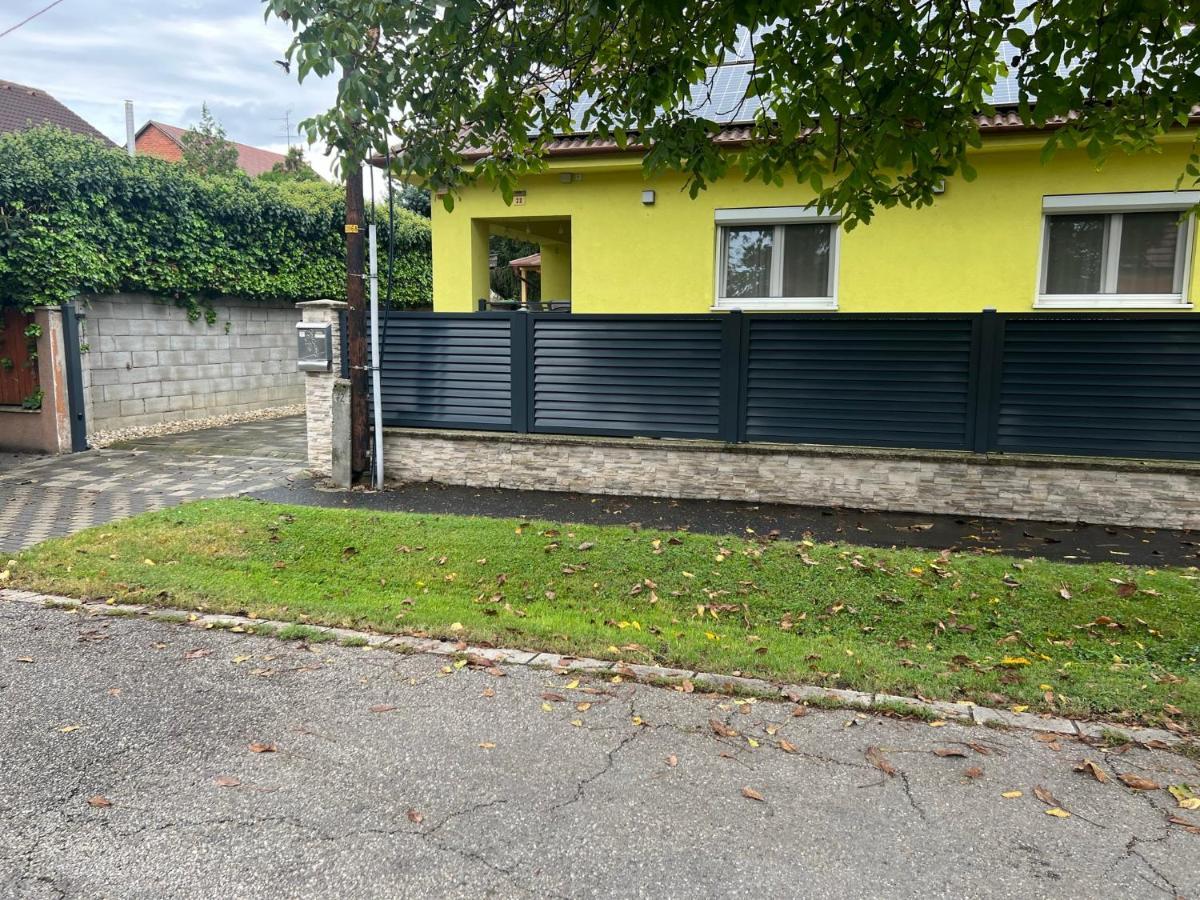 Star Street Home Mosonmagyaróvár Екстериор снимка