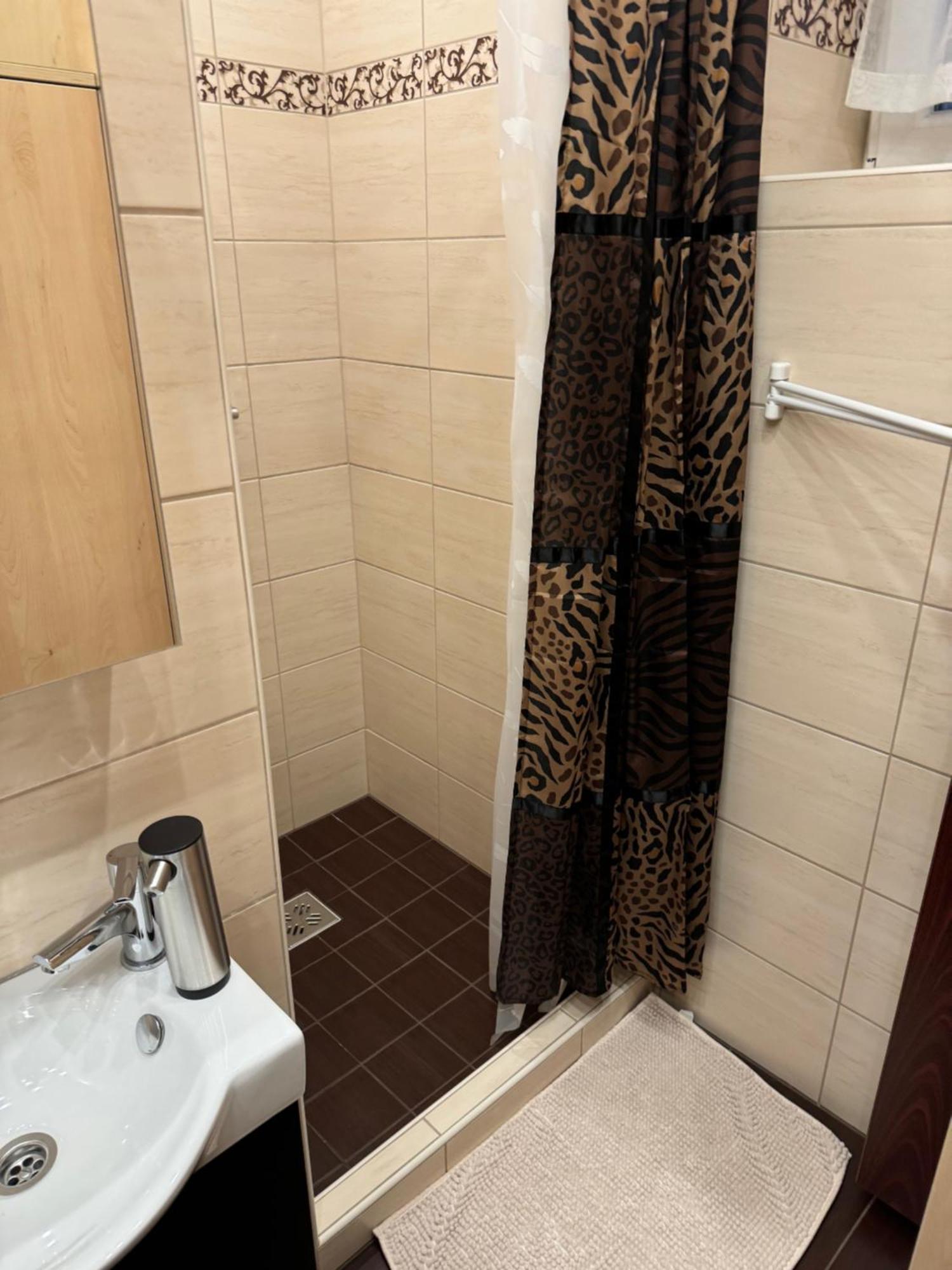 Star Street Home Mosonmagyaróvár Екстериор снимка